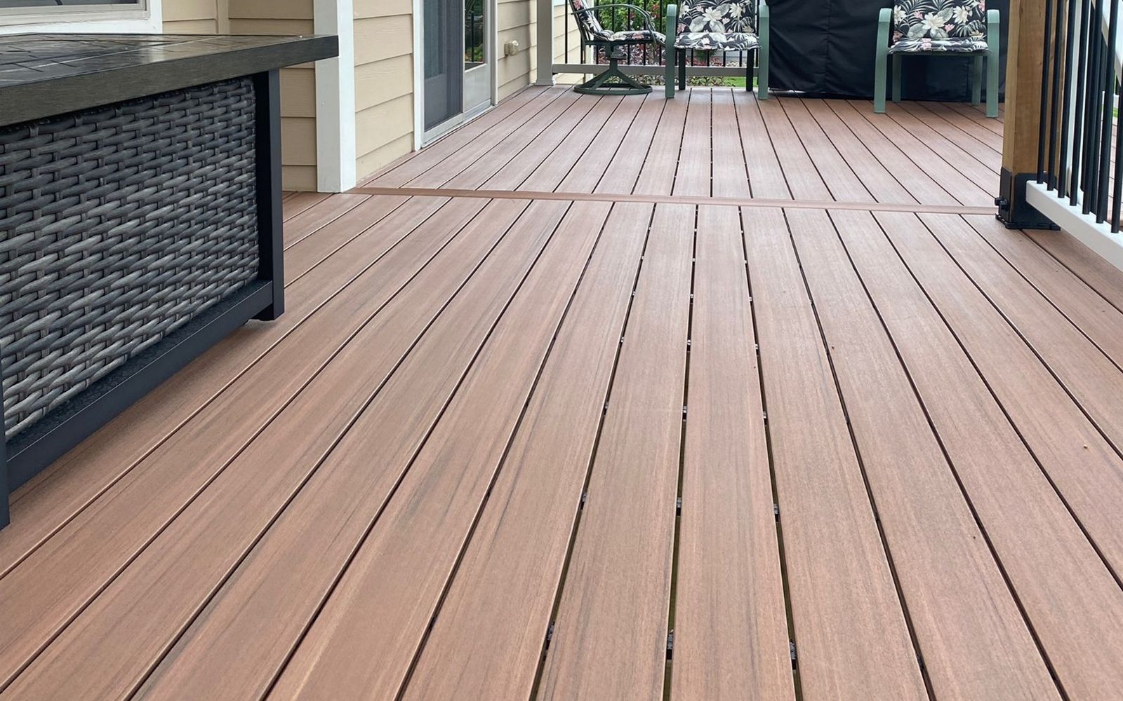 Professional deck installation service